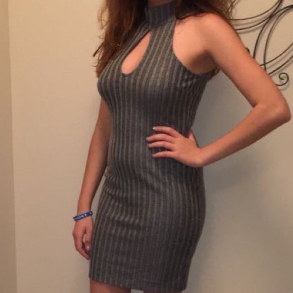 Sleeveless dress